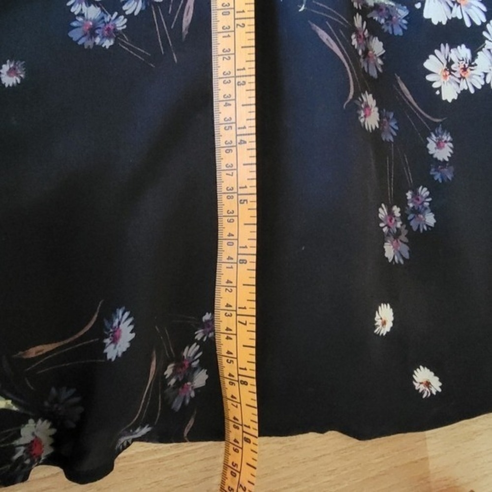 Juicy Couture Black Silk Floral Ruffle Mini Dress Size 6 Daisy Print open back - Picture 7 of 9